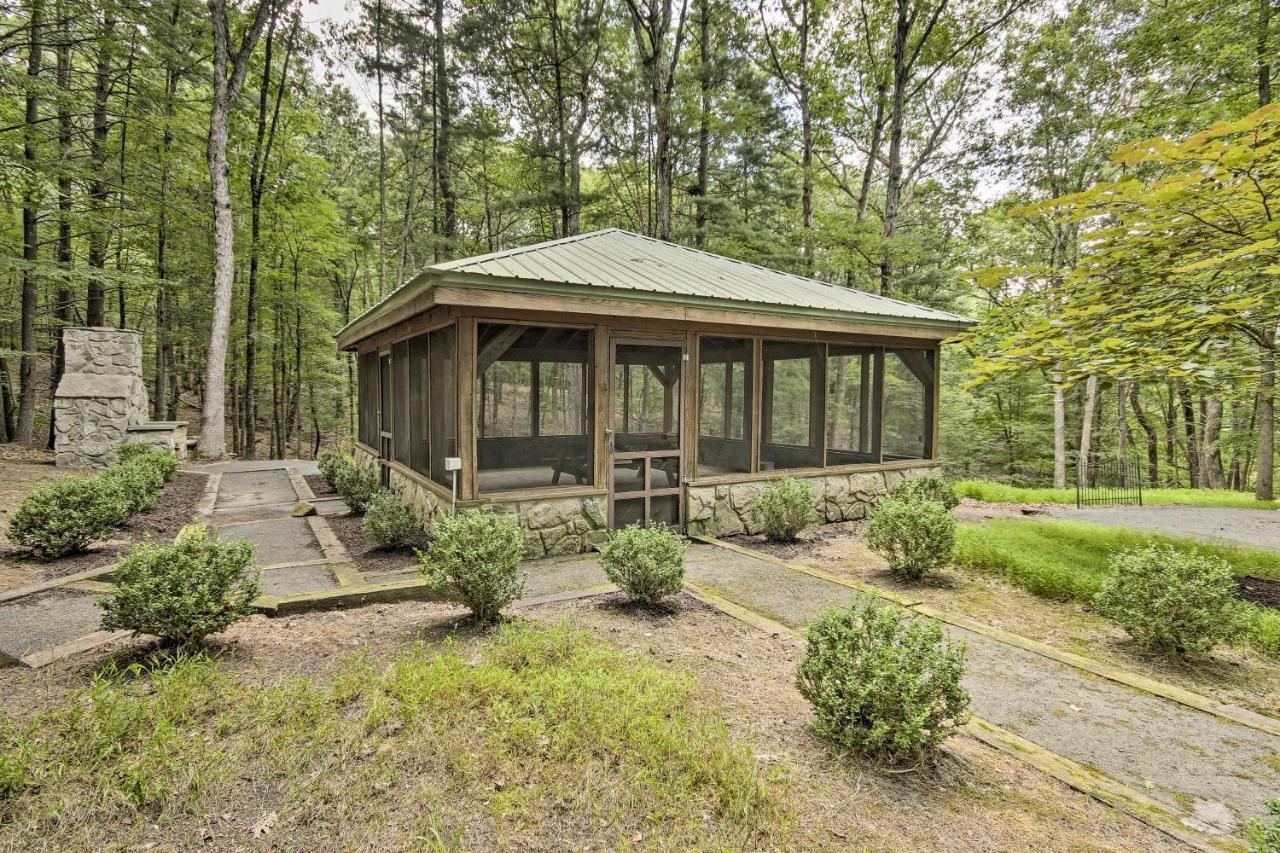 Creekside Berkeley Springs Cabin On 35 Acres! 外观 照片
