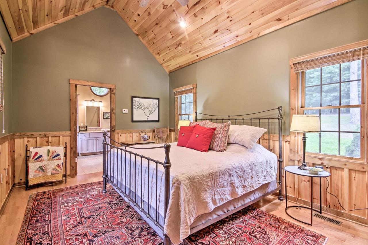 Creekside Berkeley Springs Cabin On 35 Acres! 外观 照片